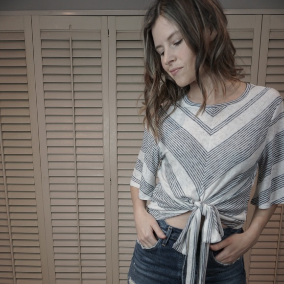 BCBG Maxazria Knit Crop Sweater Top - Picture 3 of 7